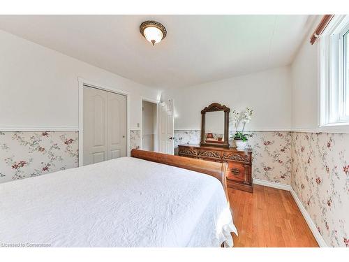 56 Church Street, Stoney Creek, ON - Indoor Photo Showing Bedroom