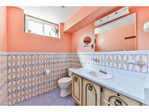 56 Church Street, Stoney Creek, ON - Indoor Photo Showing Bathroom