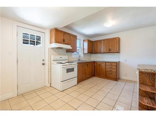 125 Melrose Avenue N, Hamilton, ON - Indoor Photo Showing Kitchen