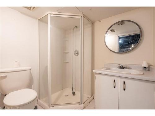 125 Melrose Avenue N, Hamilton, ON - Indoor Photo Showing Bathroom