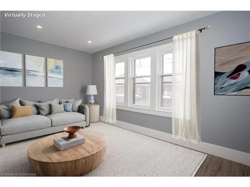 3-736 Cannon Street E, Hamilton, ON - Indoor Photo Showing Living Room