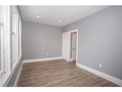 3-736 Cannon Street E, Hamilton, ON - Indoor Photo Showing Other Room