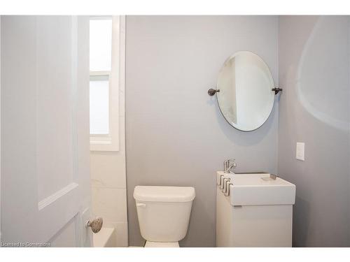 3-736 Cannon Street E, Hamilton, ON - Indoor Photo Showing Bathroom