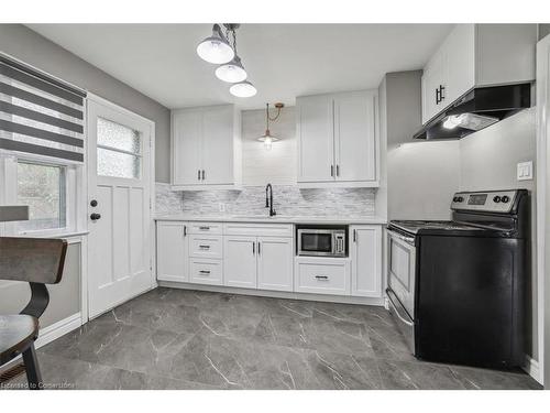 5 Howard Avenue, St. Catharines, ON - Indoor Photo Showing Kitchen