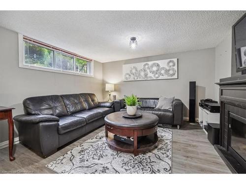 5 Howard Avenue, St. Catharines, ON - Indoor Photo Showing Living Room With Fireplace