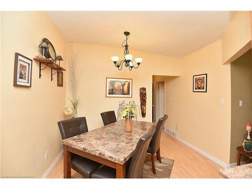 33 Fielding Crescent, Hamilton, ON - Indoor Photo Showing Dining Room