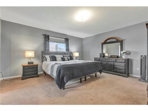 102 Barrett Avenue, Brantford, ON - Indoor Photo Showing Bedroom