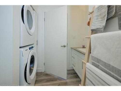 1303-100 Garment Street, Kitchener, ON - Indoor Photo Showing Laundry Room