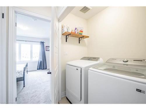 71 Vanilla Trail, Thorold, ON - Indoor Photo Showing Laundry Room