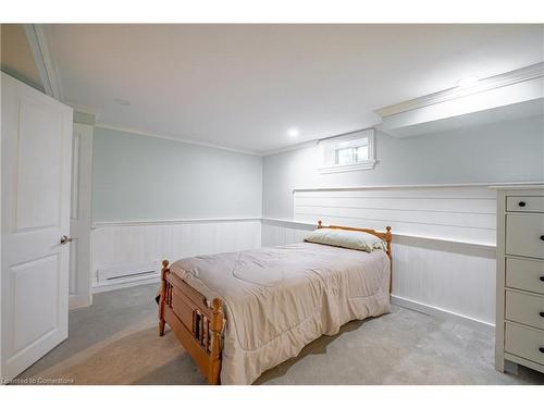 111 Riverdale Drive, St. Catharines, ON - Indoor Photo Showing Bedroom