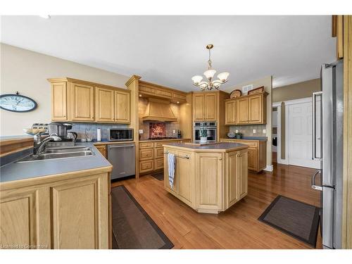 46 Townline Road, Jarvis, ON - Indoor Photo Showing Kitchen With Double Sink