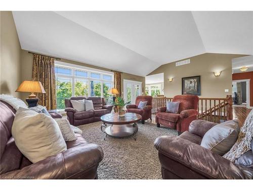 46 Townline Road, Jarvis, ON - Indoor Photo Showing Living Room