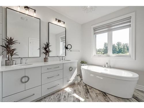 23 Whitcombe Way, Morriston, ON - Indoor Photo Showing Bathroom