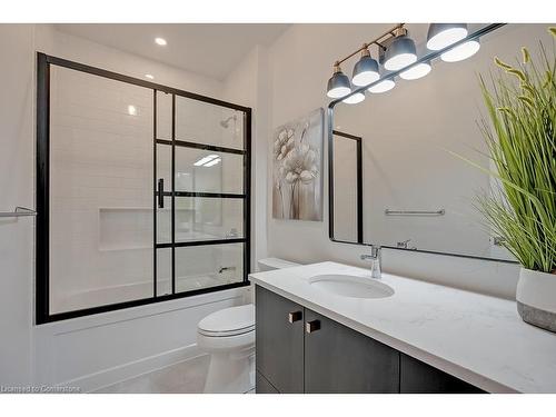 23 Whitcombe Way, Morriston, ON - Indoor Photo Showing Bathroom