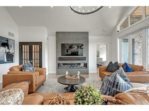 23 Whitcombe Way, Morriston, ON - Indoor Photo Showing Living Room