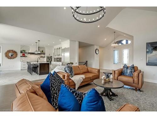 23 Whitcombe Way, Morriston, ON - Indoor Photo Showing Living Room