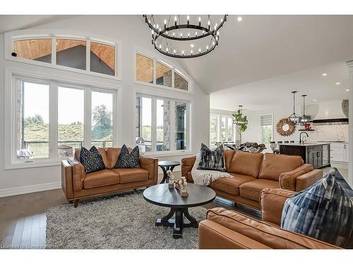 23 Whitcombe Way, Morriston, ON - Indoor Photo Showing Living Room