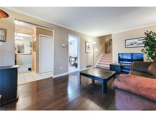 2145 Sandringham Drive, Burlington, ON - Indoor Photo Showing Living Room