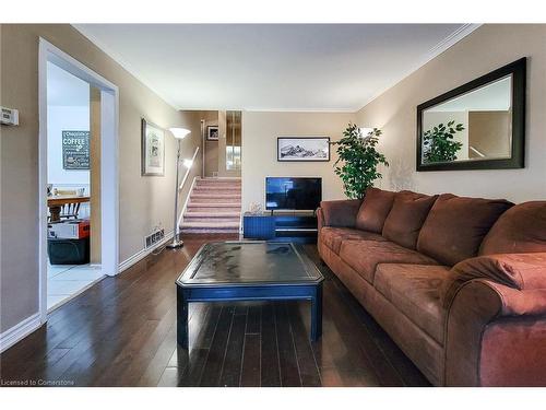 2145 Sandringham Drive, Burlington, ON - Indoor Photo Showing Living Room