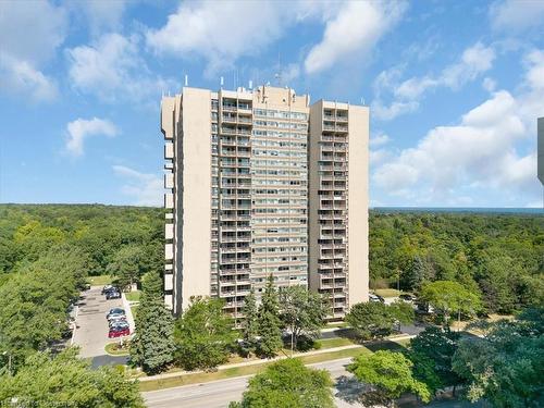 1604-1359 White Oaks Boulevard, Oakville, ON - Outdoor With Facade