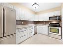 1604-1359 White Oaks Boulevard, Oakville, ON  - Indoor Photo Showing Kitchen With Stainless Steel Kitchen 