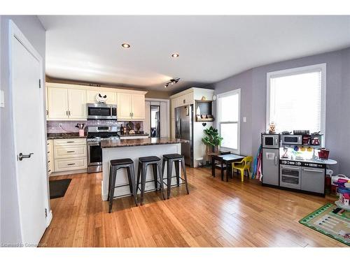 19 Crowland Avenue, Welland, ON - Indoor Photo Showing Kitchen