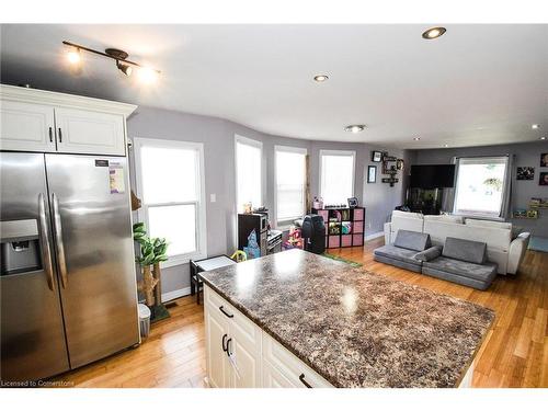 19 Crowland Avenue, Welland, ON - Indoor Photo Showing Kitchen