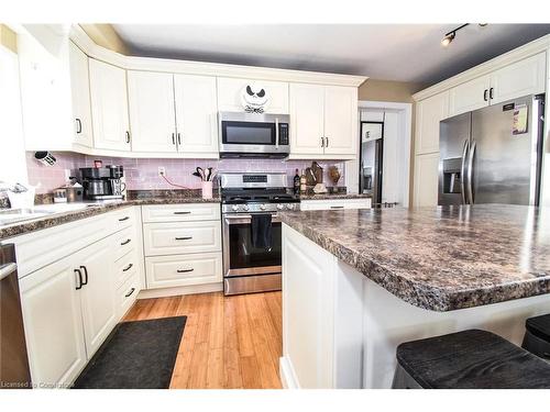 19 Crowland Avenue, Welland, ON - Indoor Photo Showing Kitchen With Upgraded Kitchen