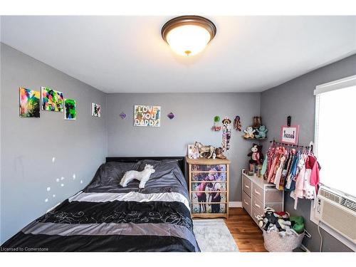 19 Crowland Avenue, Welland, ON - Indoor Photo Showing Bedroom