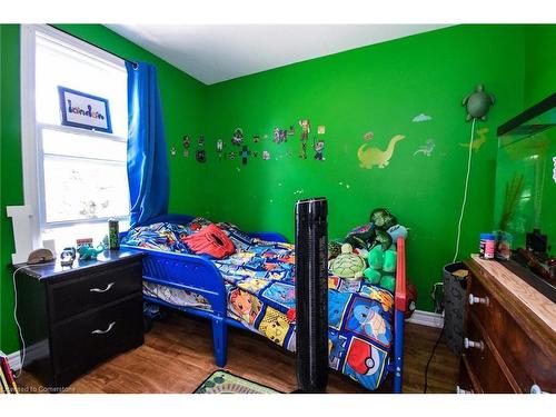 19 Crowland Avenue, Welland, ON - Indoor Photo Showing Bedroom