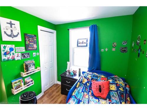 19 Crowland Avenue, Welland, ON - Indoor Photo Showing Bedroom