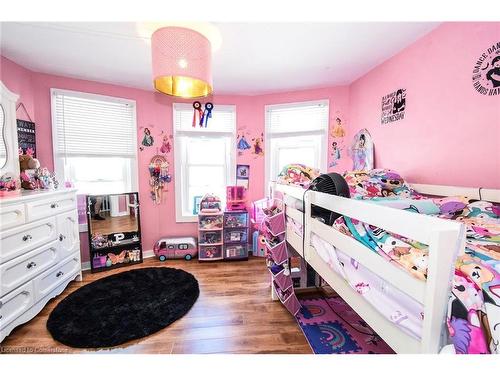 19 Crowland Avenue, Welland, ON - Indoor Photo Showing Bedroom