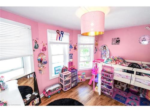 19 Crowland Avenue, Welland, ON - Indoor Photo Showing Bedroom