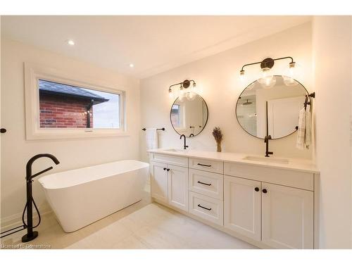 81 Homestead Way, Thorold, ON - Indoor Photo Showing Bathroom