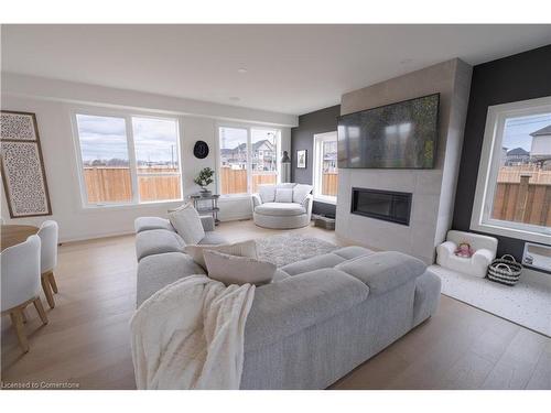 81 Homestead Way, Thorold, ON - Indoor Photo Showing Living Room With Fireplace