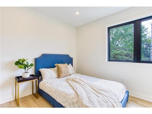 11 Nelles Road N, Grimsby, ON - Indoor Photo Showing Bedroom