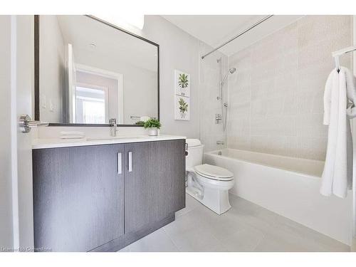 234-1575 Lakeshore Road W, Mississauga, ON - Indoor Photo Showing Bathroom