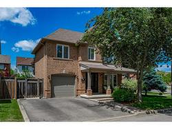 2206 Birchleaf Lane  Burlington, ON L7L 6G8