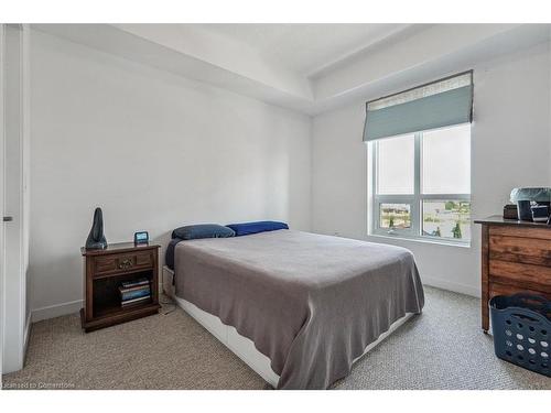 519-2486 Old Bronte Road, Oakville, ON - Indoor Photo Showing Bedroom