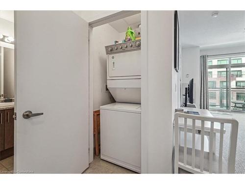 519-2486 Old Bronte Road, Oakville, ON - Indoor Photo Showing Laundry Room