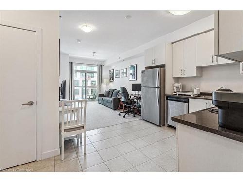 519-2486 Old Bronte Road, Oakville, ON - Indoor Photo Showing Kitchen