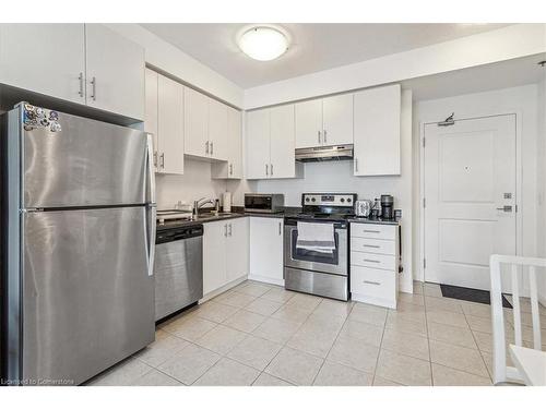 519-2486 Old Bronte Road, Oakville, ON - Indoor Photo Showing Kitchen