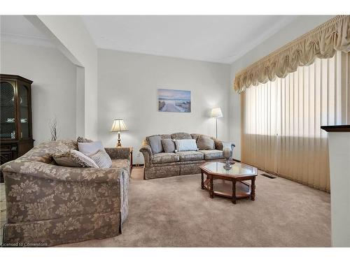 175 Victoria Avenue N, Hamilton, ON - Indoor Photo Showing Living Room