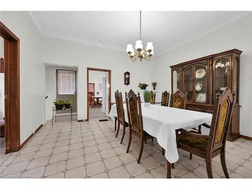 175 Victoria Avenue N, Hamilton, ON - Indoor Photo Showing Dining Room