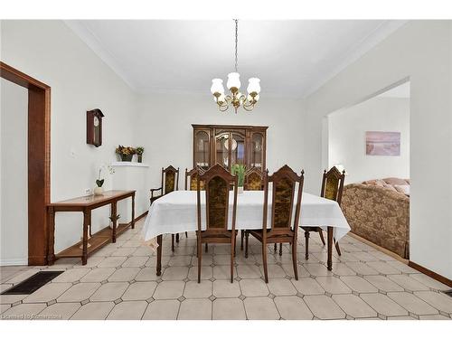 175 Victoria Avenue N, Hamilton, ON - Indoor Photo Showing Dining Room