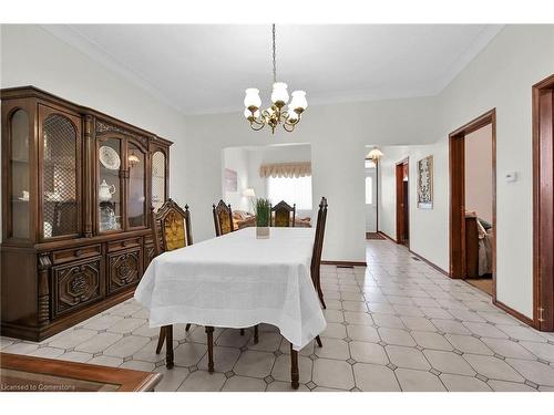 175 Victoria Avenue N, Hamilton, ON - Indoor Photo Showing Dining Room