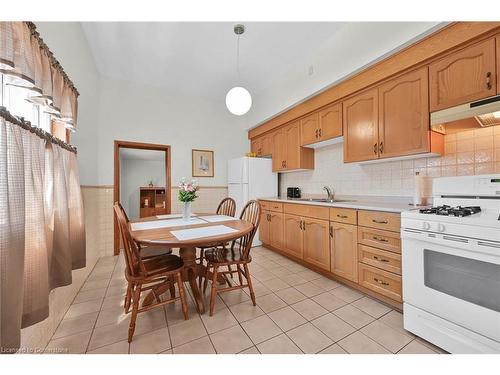 175 Victoria Avenue N, Hamilton, ON - Indoor Photo Showing Kitchen With Double Sink