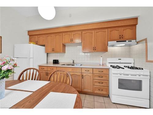 175 Victoria Avenue N, Hamilton, ON - Indoor Photo Showing Kitchen With Double Sink