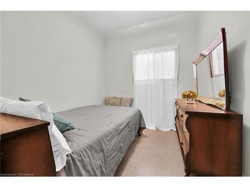 175 Victoria Avenue N, Hamilton, ON - Indoor Photo Showing Bedroom