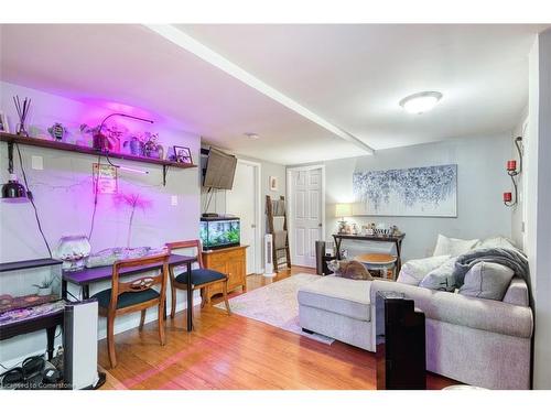 3-46 Martin Street, Thorold, ON - Indoor Photo Showing Living Room